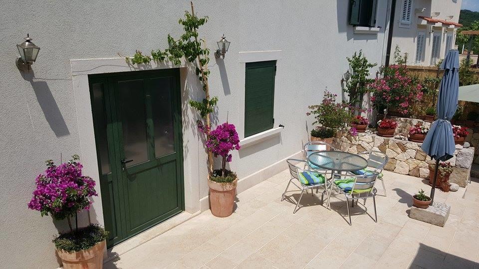 Apartments Villa Ina Brseč Quarto foto